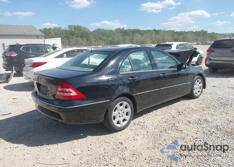 2005 Mercedes-Benz C 240 Luxury 4Matic z USA, uszkodzony, nr VIN WDBRF81J05F655841